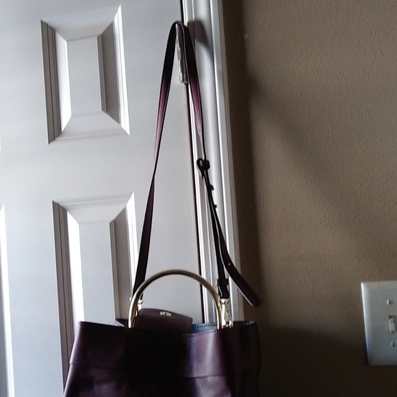 Handbag - Picture 3 of 4